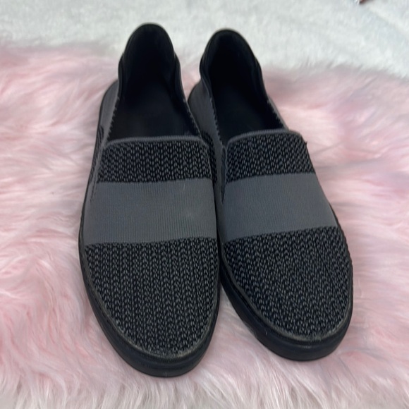 UGG Black and Gray Sneakers with Breathable Mesh Design - Picture 2 of 5